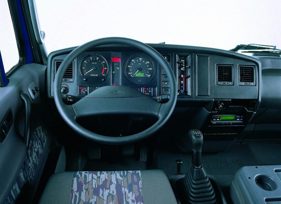  Nissan Cabstar E 1998 года  (фото 2 из 4)